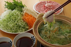 蔬菜絲豬肉涮涮鍋