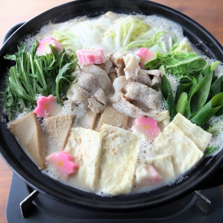 芝麻豆腐與京都蔬菜完美搭配的芝麻豆乳鍋
